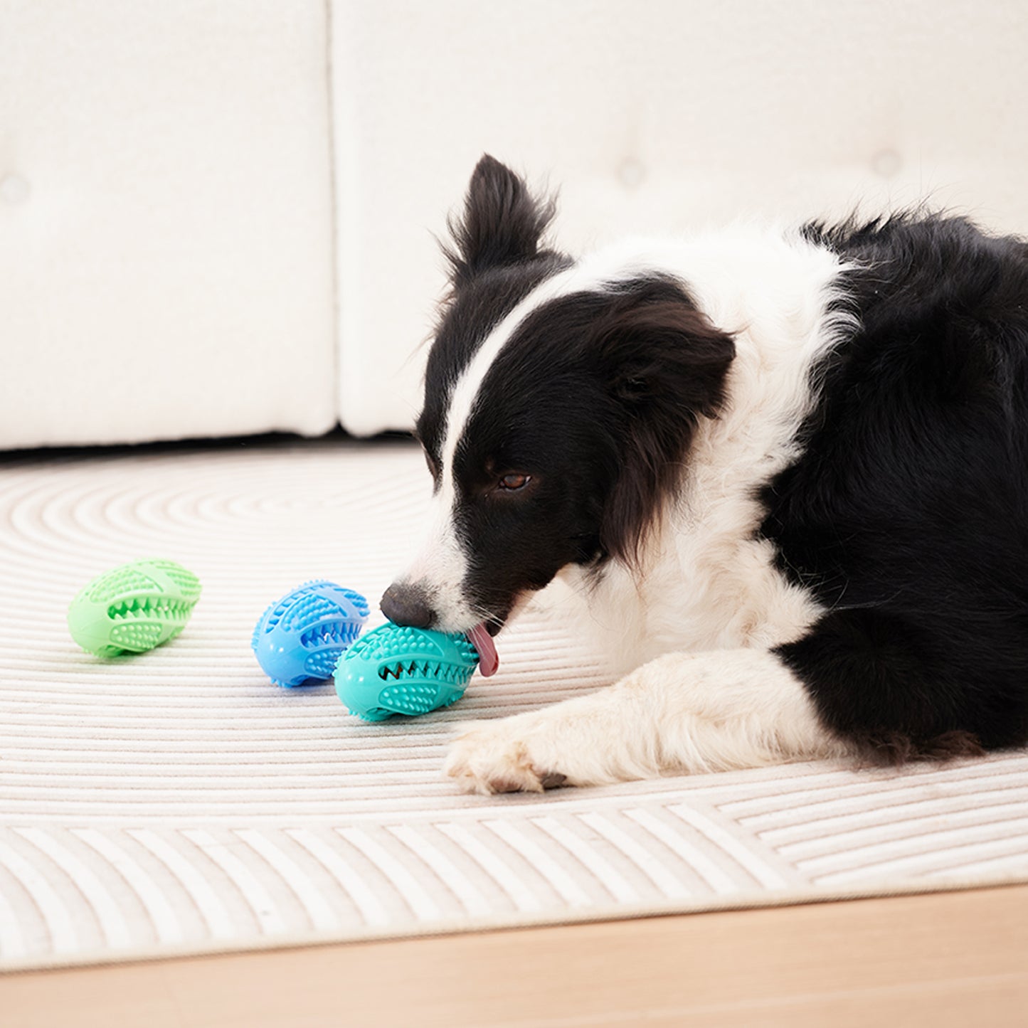 Pet Dog Dog Toy Leaking Food Ball Hidden Food Tooth Grinder To Relieve Boredom And Bite-resistant Rubber Football Puzzle Ball